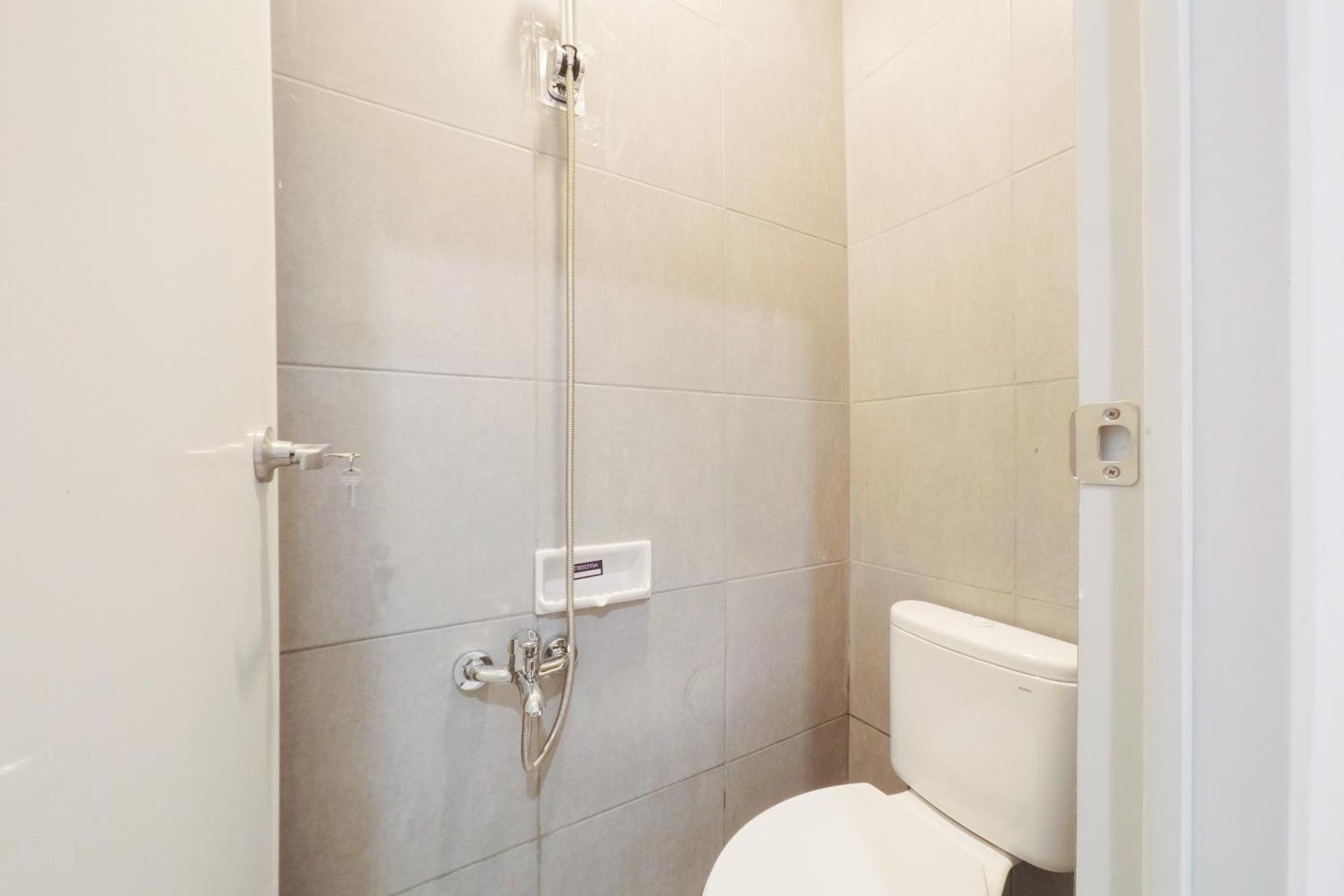 Reddoorz At Flamboyan Harapan Indah Hotel Bekasi Bagian luar foto
